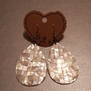 Elegant Shell Teardrop Earrings